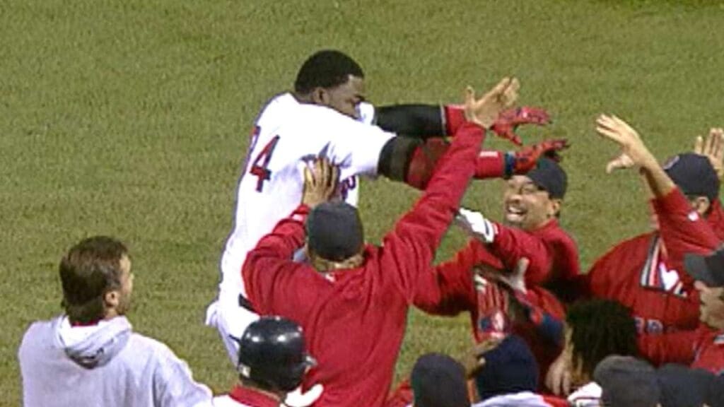 101704 David Ortiz hits a walk-off two run homer in the bottom of the 12th inning to keep the Red Sox' playoff hopes alive
