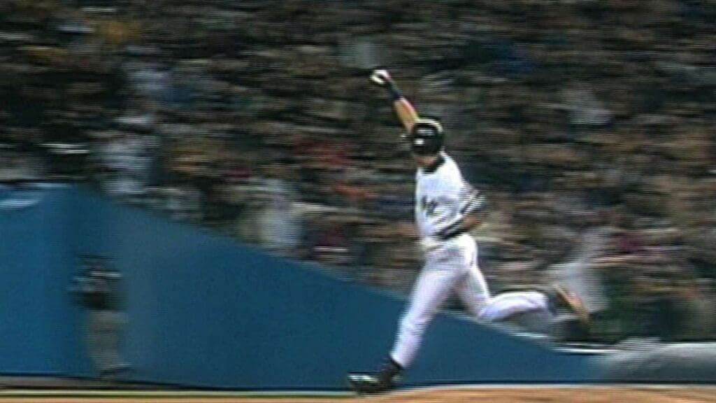 103101 Derek Jeter becomes Mr. November with a walk-off home run off of Byung-Hyun Kim in Game 4 of the 2001 World Series