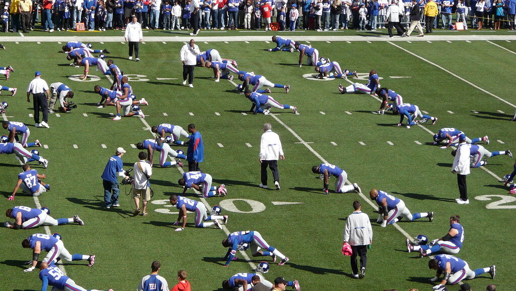 New York Giants stretching before the game