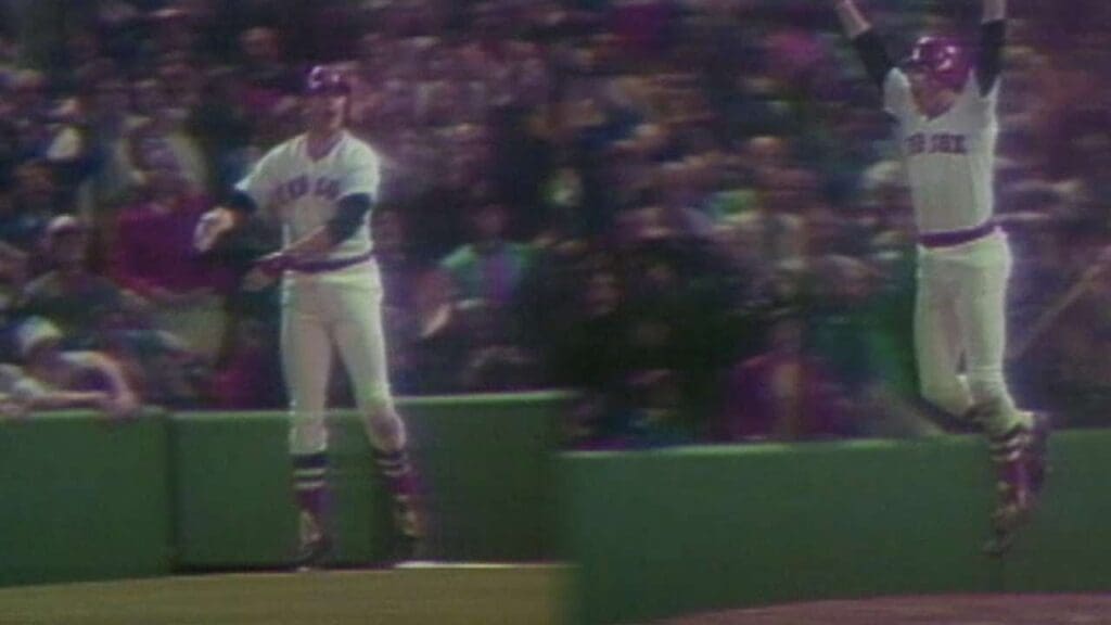 Fisk waives walk-off home run fair to win Game 6 of 1975 World Series