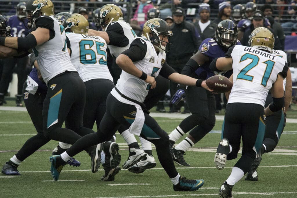 Blake Bortles hands off to Toby Gerhart vs. Ravens 2014