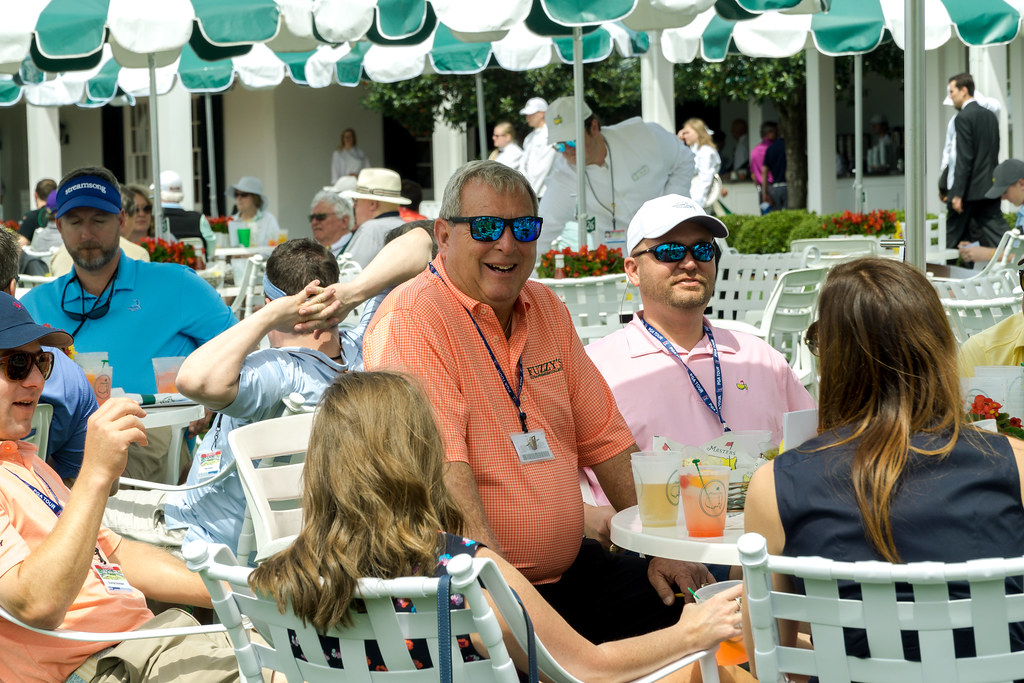 Fuzzy Zoeller eating lunch with family