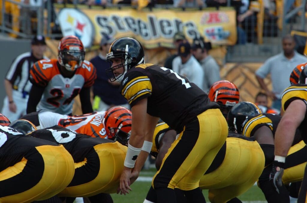 Ben_Roethlisberger_-_snap