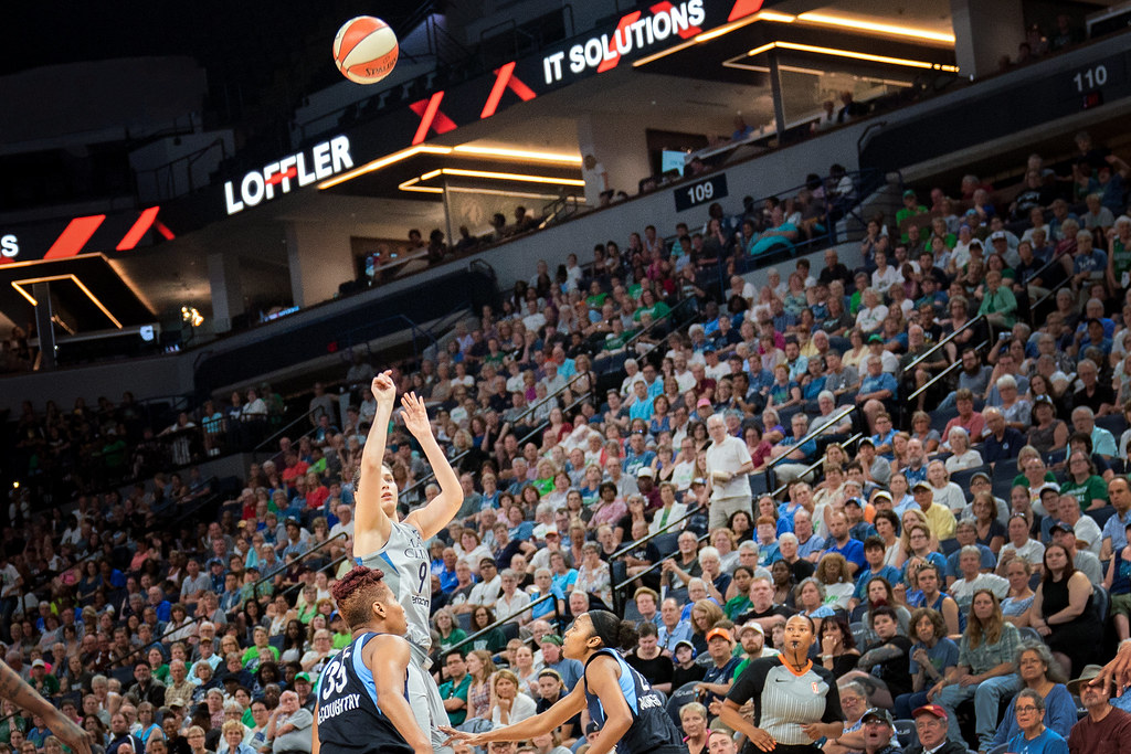 Minnesota Lynx vs Atlanta Dream game at Target Center