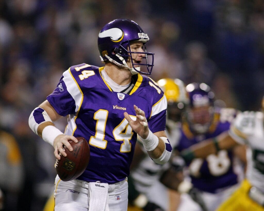 Nov 12, 2006; Minneapolis, Minnesota, USA: Minnesota Vikings quaterback #14 Brad Johnson looks to pass in first half action against the Green Bay Packers at the Metrodome.