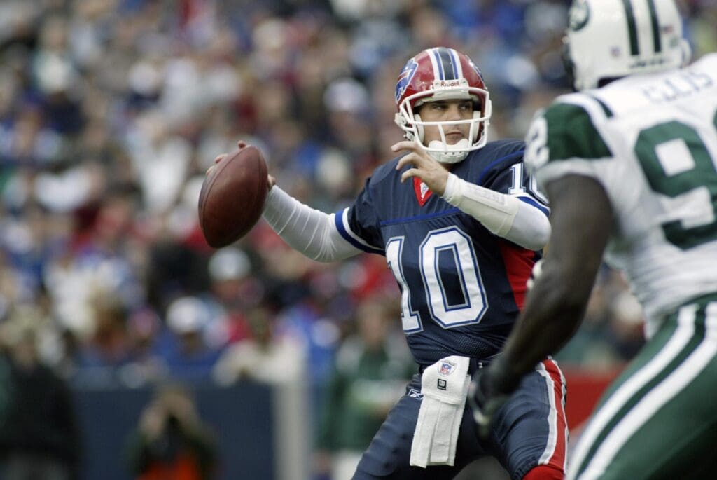 Oct 16, 2005; Orchard Park, NY, USA; FILE PHOTO; Buffalo Bills quarterback Kelly Holcomb (10) in action against the New York Jets at Ralph Wilson Stadium. The Bills defeated the Jets 27-17.