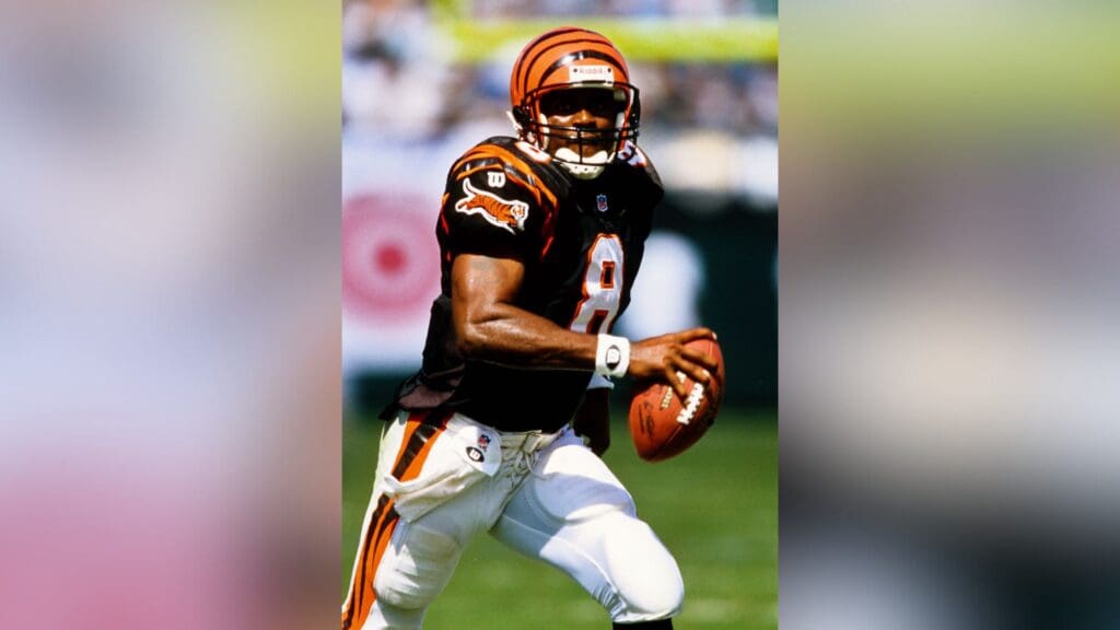 Oct 5, 1997; Jacksonville, FL, USA; FILE PHOTO; Cincinnati Bengals quarterback Jeff Blake (8) in action against the Jacksonville Jaguars at Alltel Stadium.