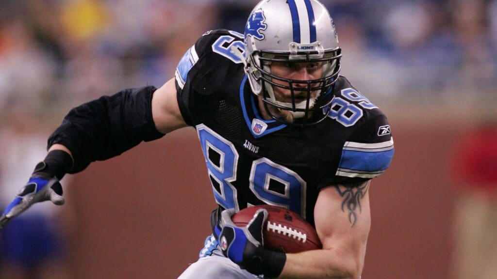 Dec 24, 2006; Detroit, MI, USA; Detroit Lions tight end (89) Dan Campbell runs with the football after making a catch during the 2nd quarter at Ford Field in Detroit, MI. The Bears beat the Lions 26-21.