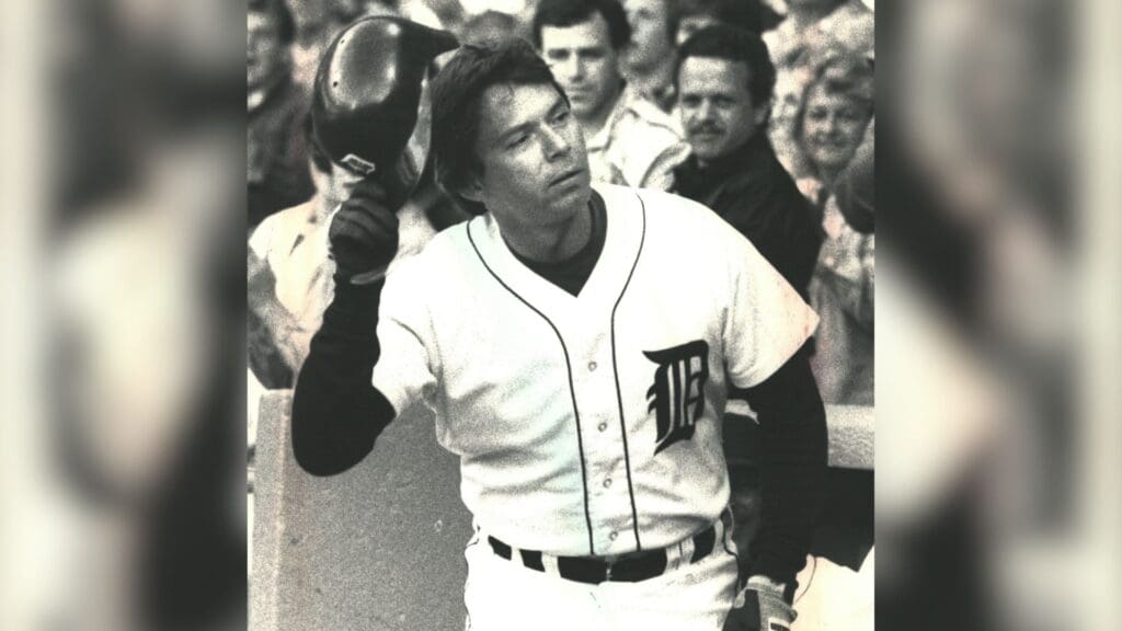 Tigers first baseman Darrell Evans acknowledges the crowd at Tiger Stadium after he collected his 2,000th hit on Aug. 25, 1987. Dfpm09773