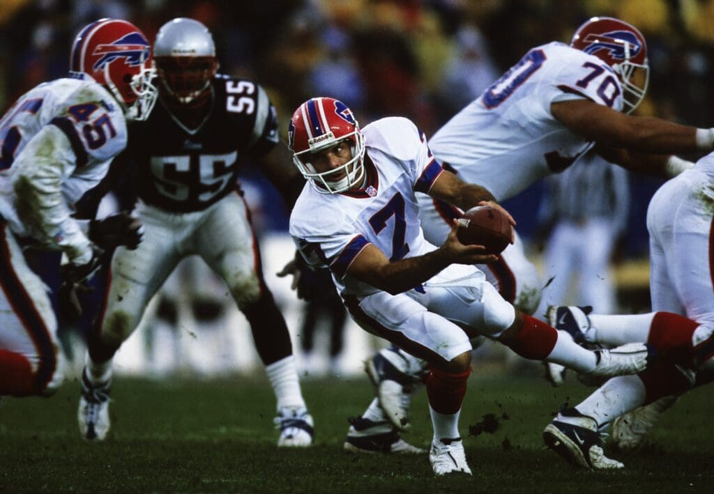 Nov 5, 2000; Foxboro, MA, USA; FILE PHOTO; Buffalo Bills quarterback Doug Flutie (7) in action against the New England Patriots at Foxboro Stadium. Mandatory Credit: Lou Capozzola-USA TODAY NETWORK