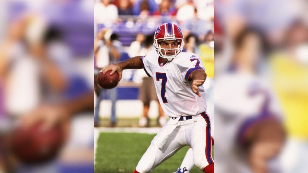 Oct 31, 1999; Baltimore, MD, USA; FILE PHOTO; Buffalo Bills quarterback Doug Flutie (7) in action against the Baltimore Ravens at PSINet Stadium during the 1999 preseason.