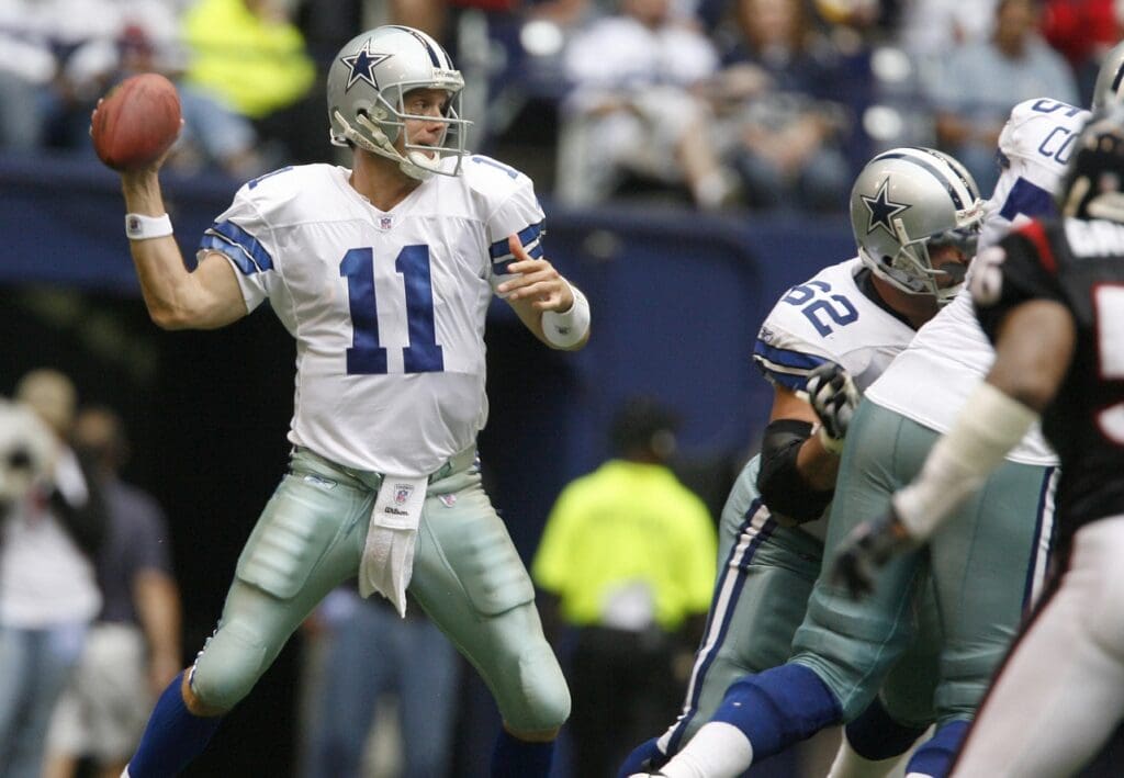 Oct 15, 2006; Dallas, TX, USA; Dallas Cowboys quarterback (11) Drew Bledsoe throws in the pocket against the Houston Texans at Texas Stadium. The Cowboys beat the Texans 34-6.
