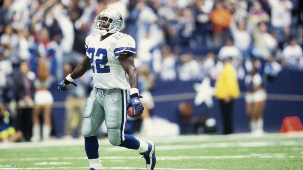Oct 27, 2002; Irving, TX, USA; FILE PHOTO; Dallas Cowboys running back Emmitt Smith (22) celebrates after breaking the NFL's all time rushing record against the Seattle Seahawks at Texas Stadium.