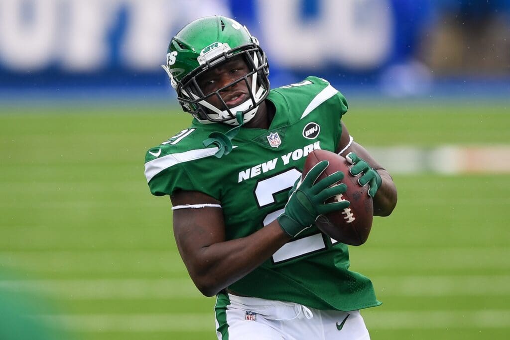 Sep 13, 2020; Orchard Park, New York, USA; New York Jets running back Frank Gore (21) warms up prior to the game against the Buffalo Bills at Bills Stadium.