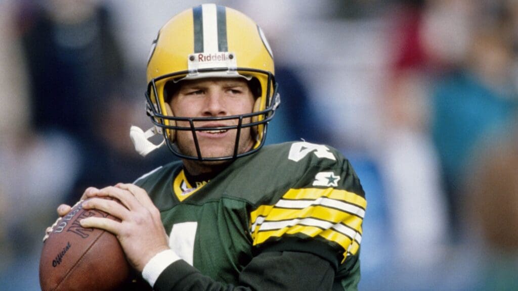 Oct 22, 1995; Green Bay, WI, USA; FILE PHOTO; Green Bay Packers quarterback Brett Favre (4) in action against the Minnesota Vikings during the 1995 season at Lambeau Field.