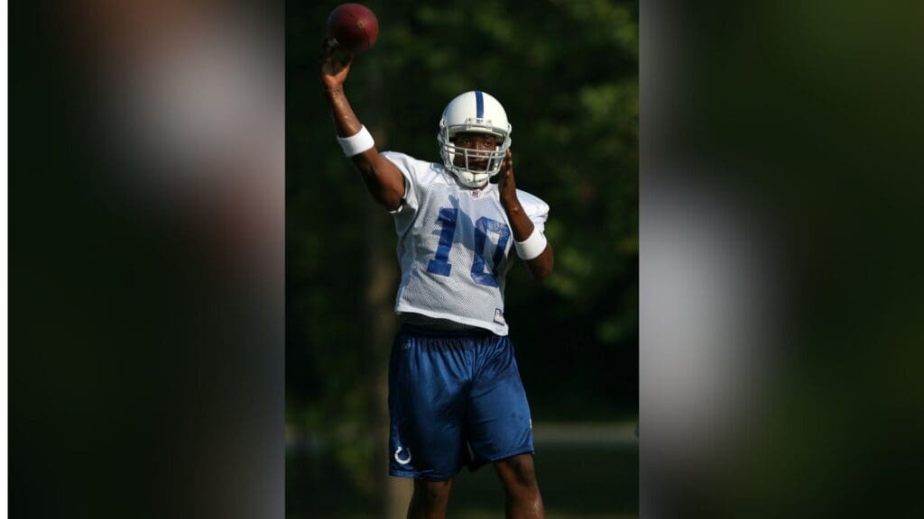 Aug 7, 2006; Terre Haute, IN, USA; Indianapolis Colts quarterback (10) Shaun King throws a pass during training camp at Rose-Hulman Institute of Technology in Terre Haute, Indiana.