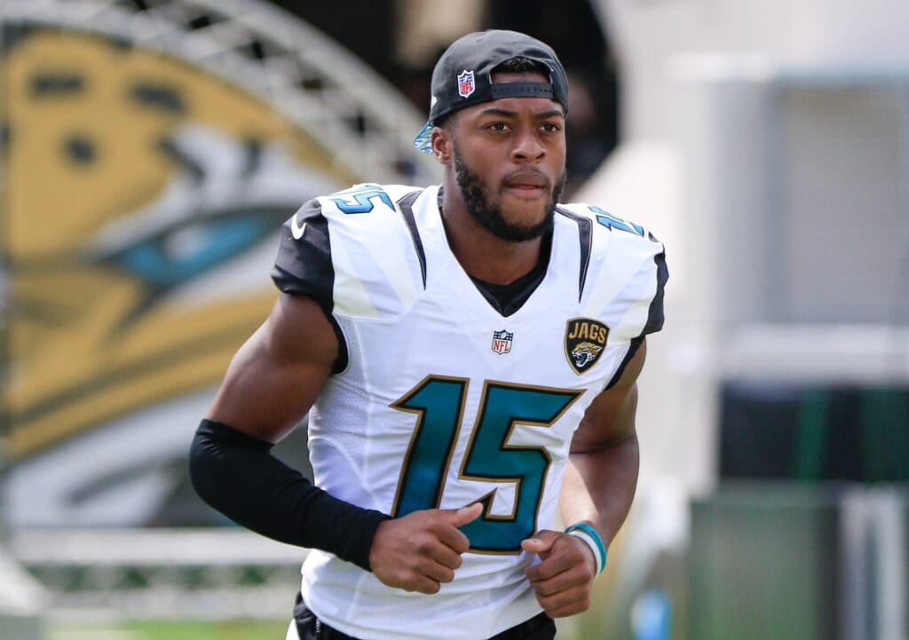 ep 25, 2016; Jacksonville, FL, USA; Jacksonville Jaguars wide receiver Allen Robinson (15) runs onto the field before a football game against the Baltimore Ravens at EverBank Field.