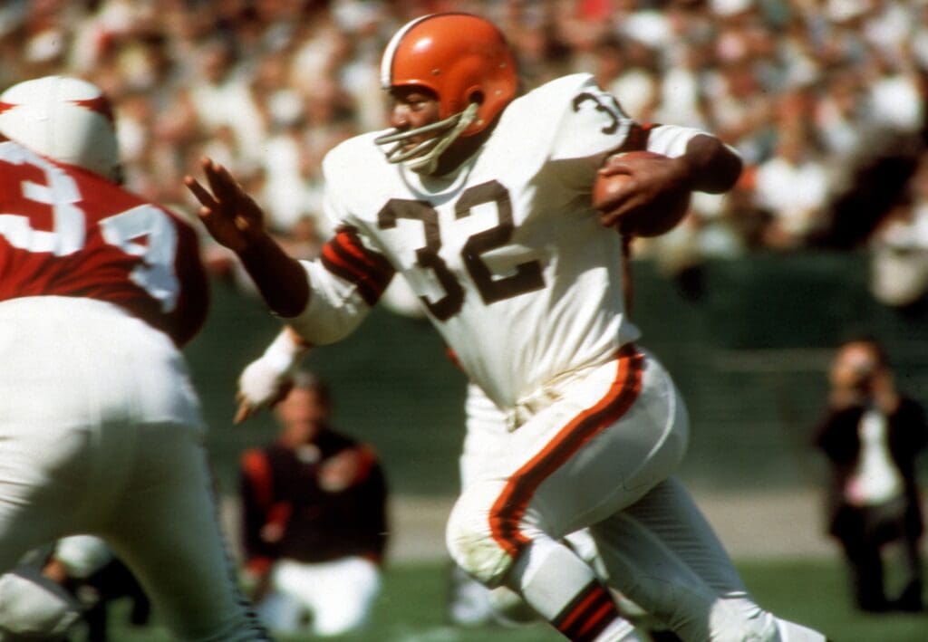 Unknown Date; St. Louis, MO, USA; FILE PHOTO; Cleveland Browns running back (32) Jim Brown in action against the St. Louis Cardinals.