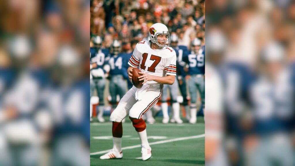 Dec 7, 1975; St. Louis, MO, USA; FILE PHOTO; St. Louis Cardinals quarterback Jim Hart (17) in action against the Dallas Cowboys at Busch Memorial Stadium.