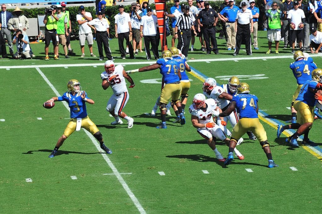 Josh Rosen of UCLA passing against Virginia.