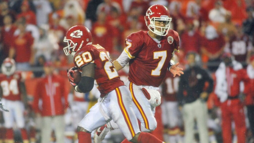 Sep 13, 2010; Kansas City, MO, USA; Kansas City Chiefs quarterback Matt Cassel (7) hands off to running back Thomas Jones (20) in the third quarter against the San Diego Chargers at Arrowhead Stadium.