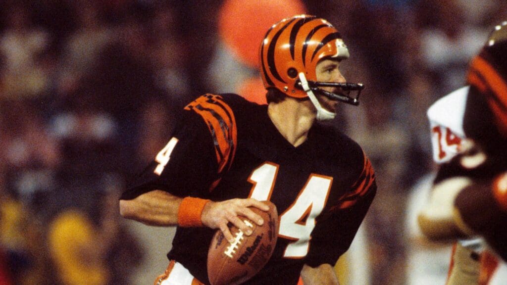 Jan 24, 1982; Pontiac, MI, USA; FILE PHOTO; Cincinnati Bengals quarterback (14) Ken Anderson inaction during Super Bowl XVI against the San Francisco 49ers at the Ponitac Silverdome. The 49ers defeated the Bengals 26-21 giving the 49ers their 1st Super Bowl title. Mandatory Credit: Photo By Malcolm Emmons- Imagn Images © Copyright Malcolm Emmons