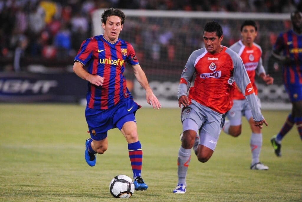 August 8, 2009; San Francisco, CA, USA; FC Barcelona forward Lionel Messi (10) controls the ball during the first half in the Night of Champions international friendly contest against Chivas de Guadalajara at Candlestick Park.