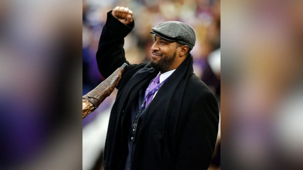 Dec 15, 2013; Minneapolis, MN, USA; Minnesota Vikings honor former quarterback Daunte Culpepper before the game with the Philadelphia Eagles at Mall of America Field at H.H.H.