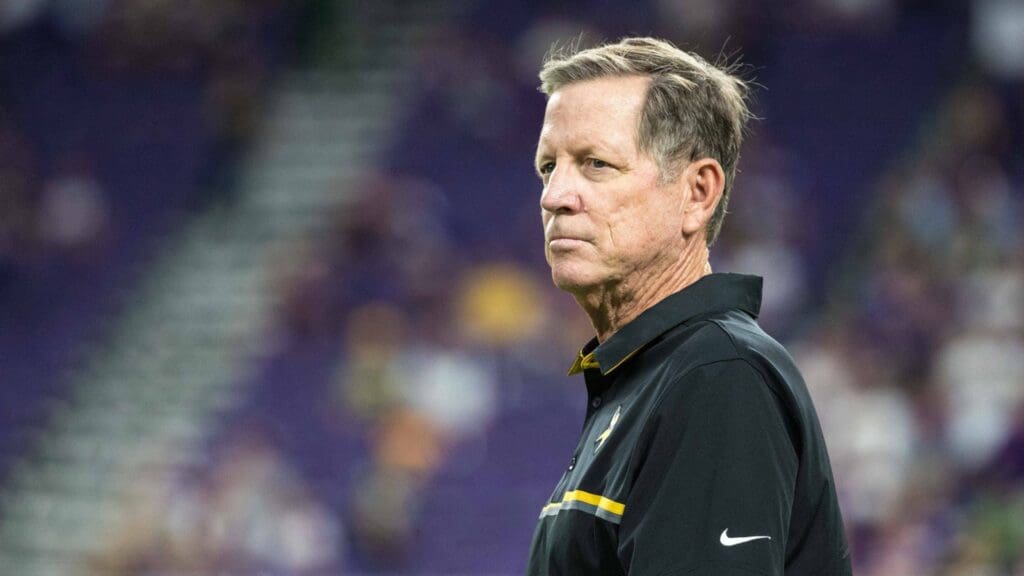 Sep 18, 2016; Minneapolis, MN, USA; Minnesota Vikings offensive coordinator Norv Turner against the Green Bay Packers at U.S. Bank Stadium. The Vikings defeated the Packers 17-14.