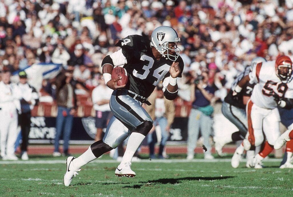 Dec 16, 1990; Los Angeles, CA, USA; FILE PHOTO; Los Angeles Raiders running back Bo Jackson (34) in action against the Cincinnati Bengals at Los Angeles Memorial Coliseum. Mandatory Credit: Peter Brouillet-USA TODAY NETWORK