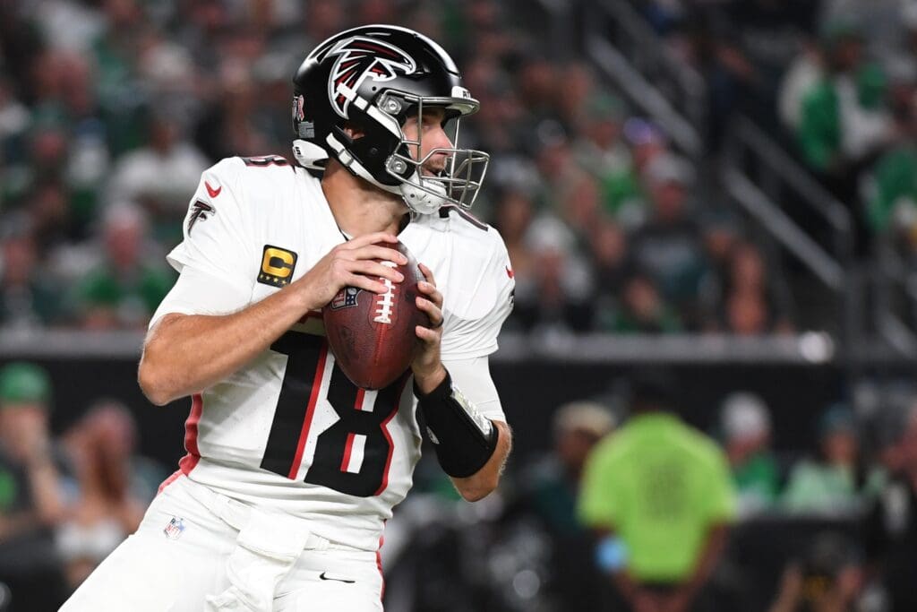 Sep 16, 2024; Philadelphia, Pennsylvania, USA; Atlanta Falcons quarterback Kirk Cousins (18) against the Philadelphia Eagles at Lincoln Financial Field