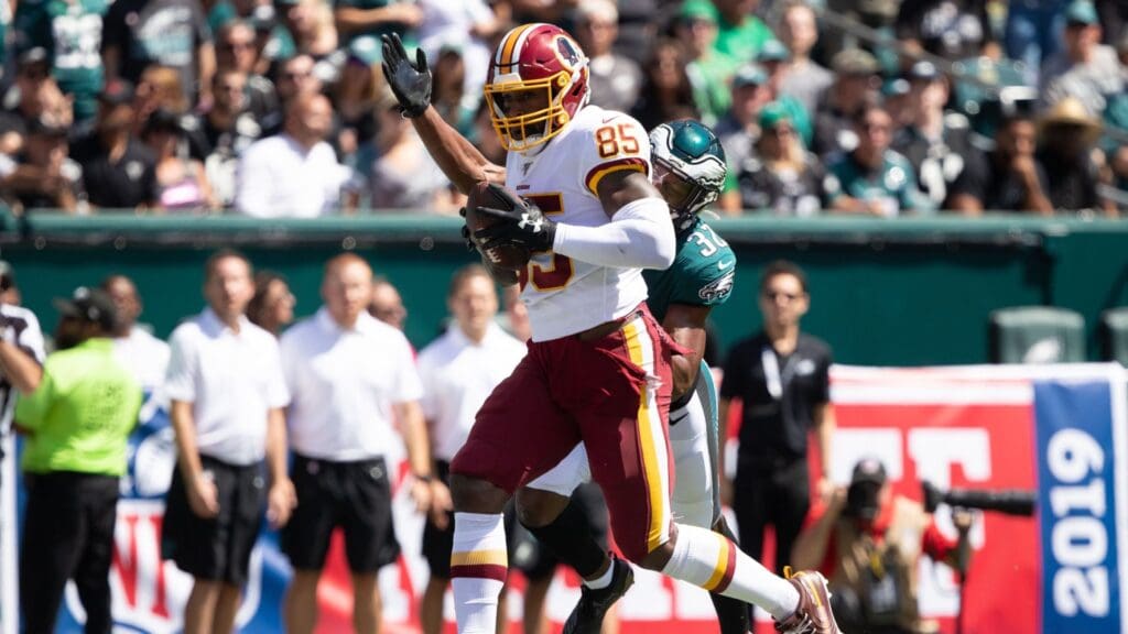 Sep 8, 2019; Philadelphia, PA, USA; Washington Redskins tight end Vernon Davis (85) scores a touchdown past Philadelphia Eagles cornerback Rasul Douglas (32) during the first quarter at Lincoln Financial Field.