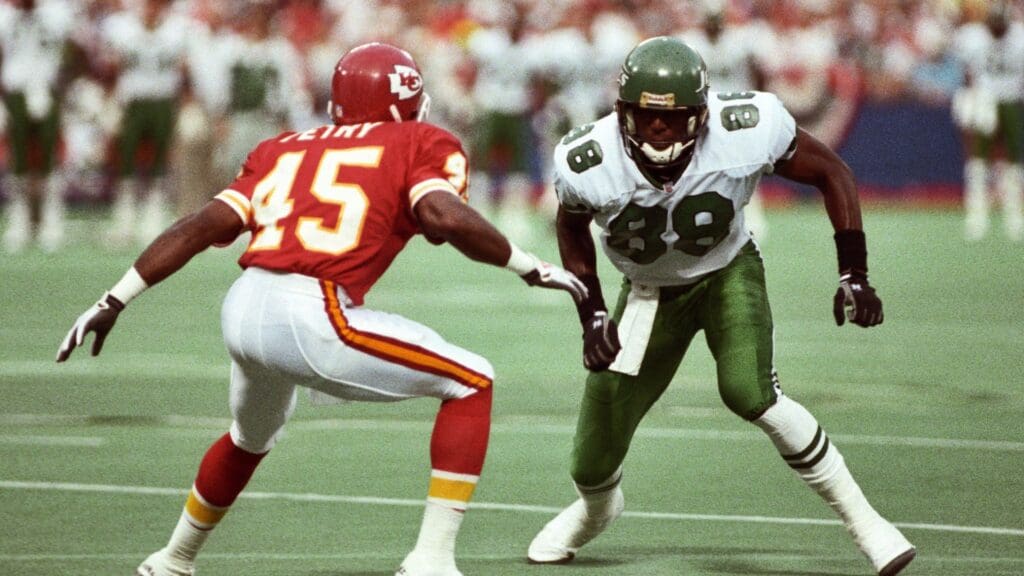 Aug 10, 1991; St. Louis, MO, USA; FILE PHOTO; New York Jets receiver Al Toon (88) in action against Kansas City Chiefs defensive back Stan Petry (45) at Busch Stadium during the 1991 preseason.