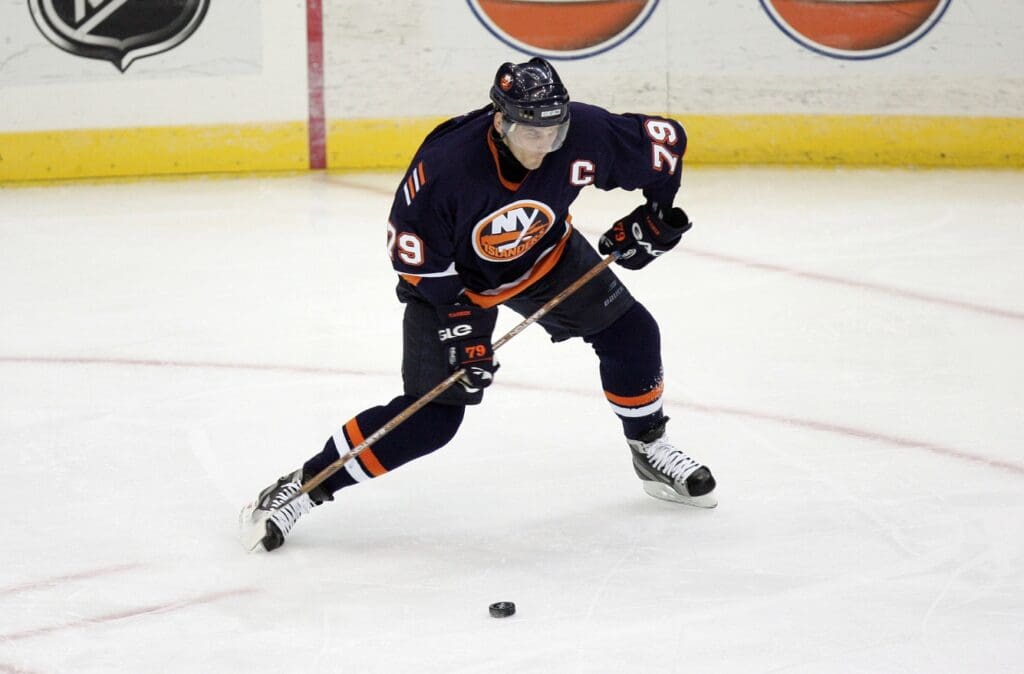 Jan 26, 2006; Uniondale, NY, USA; New York Islanders center (79) Alexei Yashin shoots against the Pittsburgh Penguins at Nassau Coliseum.