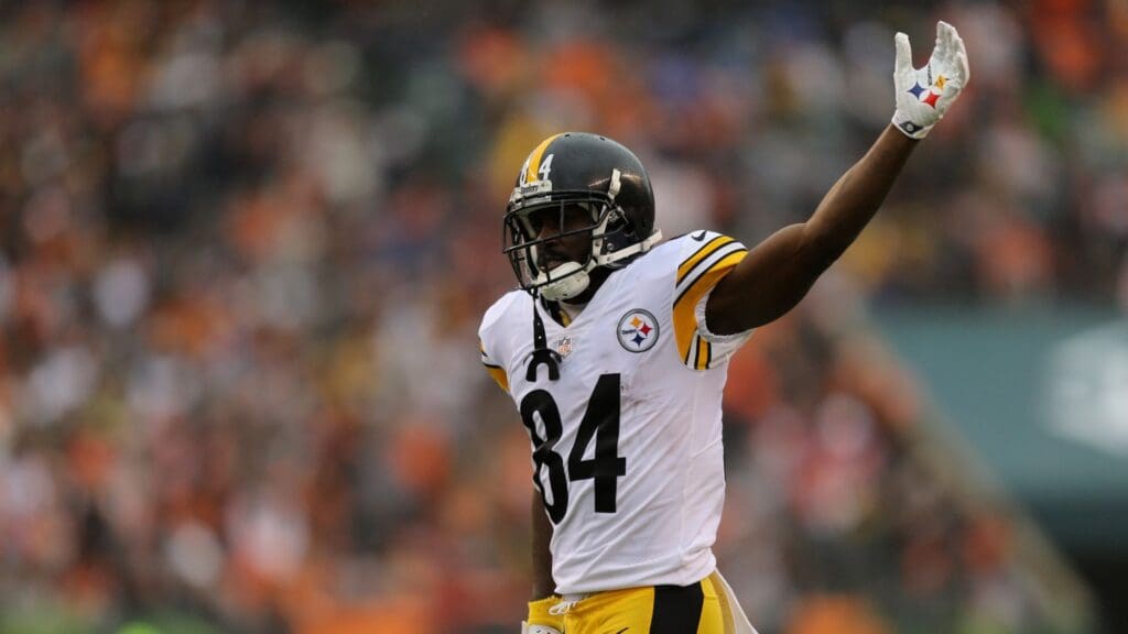 Oct 14, 2018; Cincinnati, OH, USA; Pittsburgh Steelers wide receiver Antonio Brown (84) reacts between plays against the Cincinnati Bengals in the second half at Paul Brown Stadium.
