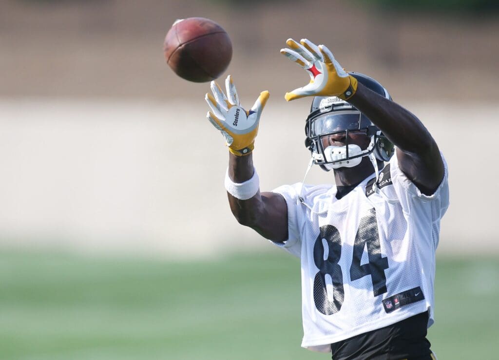 Jul 29, 2016; Latrobe, PA, USA; Pittsburgh Steelers wide receiver Antonio Brown (84) participates in drills during training camp at Saint Vincent College.