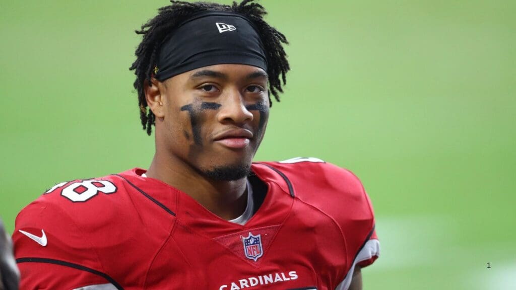 Sep 20, 2020; Glendale, Arizona, USA; Arizona Cardinals linebacker Isaiah Simmons (48) against the Washington Football Team at State Farm Stadium.