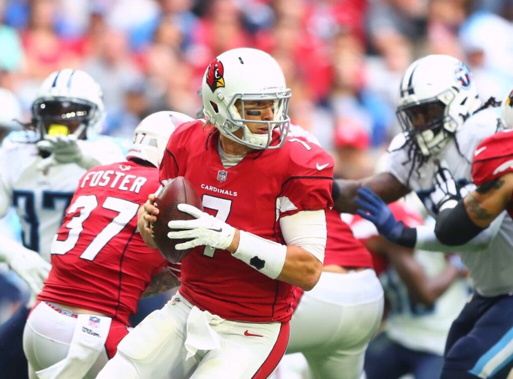 Dec 10, 2017; Glendale, AZ, USA; Arizona Cardinals quarterback Blaine Gabbert (7) against the Tennessee Titans at University of Phoenix Stadium. 