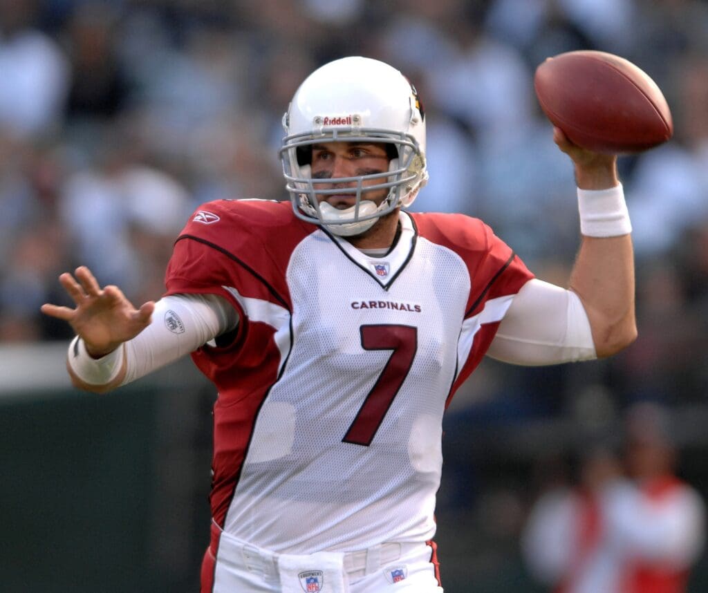 Aug 11, 2007; Oakland, CA, USA; Arizona Cardinals quarterback Matt Leinart (7) drops back to pass in preseason game against Oakland Raiders at McAfee Coliseum.