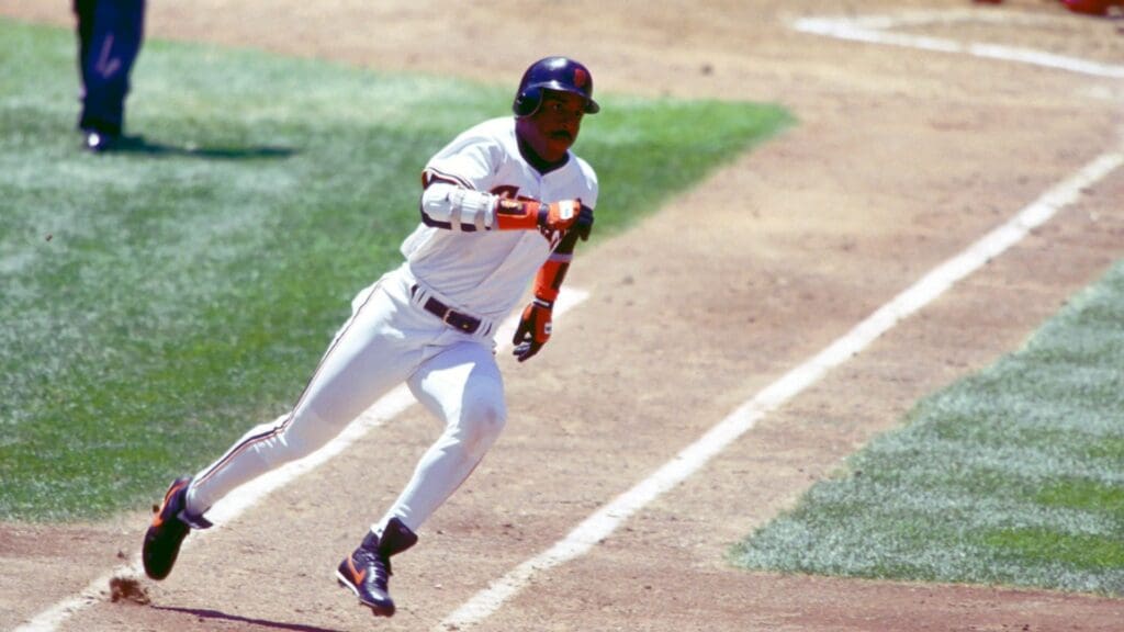 Unknown Date; San Francisco, CA, USA; FILE PHOTO; Barry Bonds of the San Francisco Giants in action against the Cincinnati Reds at Candlestick Park during the 1993 season.