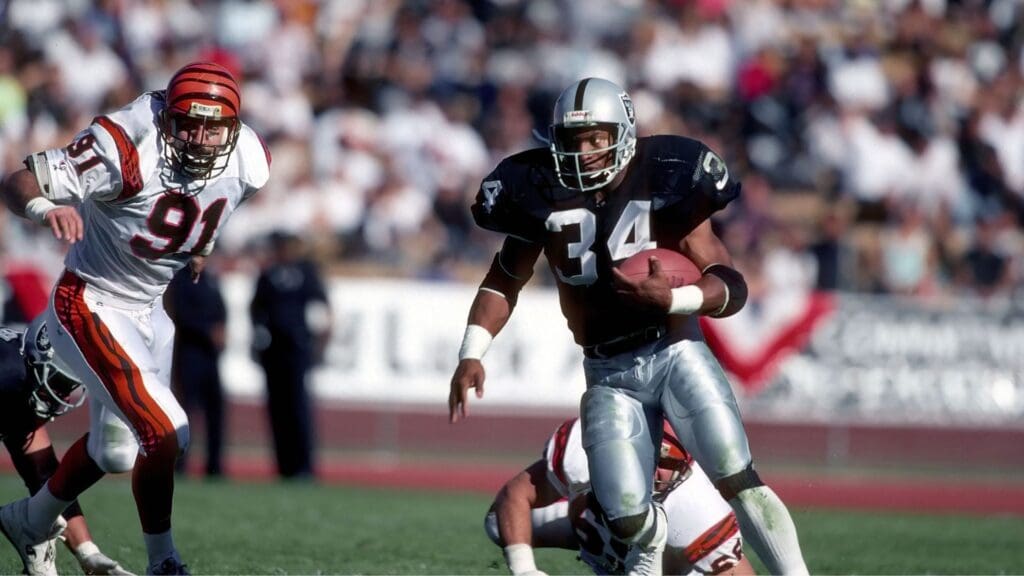 Jan 13, 1991; Los Angeles, CA, USA; FILE PHOTO; Bo Jackson of the Los Angeles Raiders in action against the Cincinnati Bengals during the 1990 season playoffs at the Los Angeles Coliseum.
