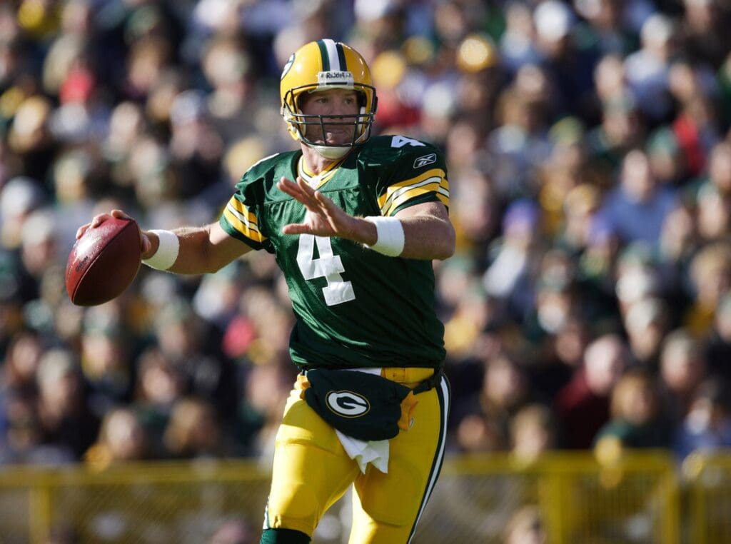 October 29, 2006; Green Bay, WI, USA; Green Bay Packers quarterback (4) Brett Favre passes the ball during the first quarter against the Arizona Cardinals at Lambeau Field.