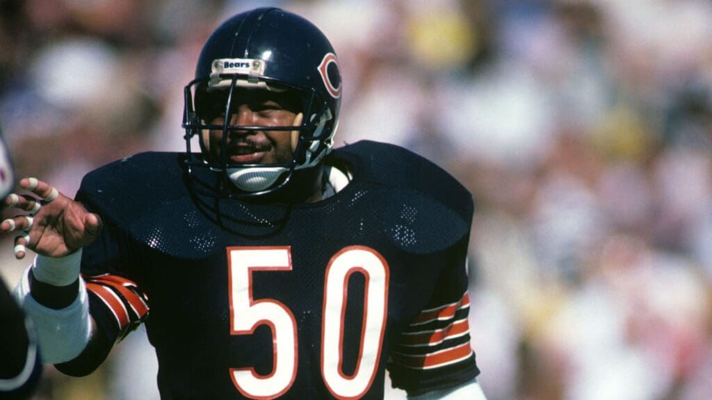 Sep 15, 1985; Chicago, IL, USA; FILE PHOTO; Chicago Bears linebacker Mike Singletary (50) in action against the New England Patriots at Soldier Field. The Bears beat the Patriots 20-7.