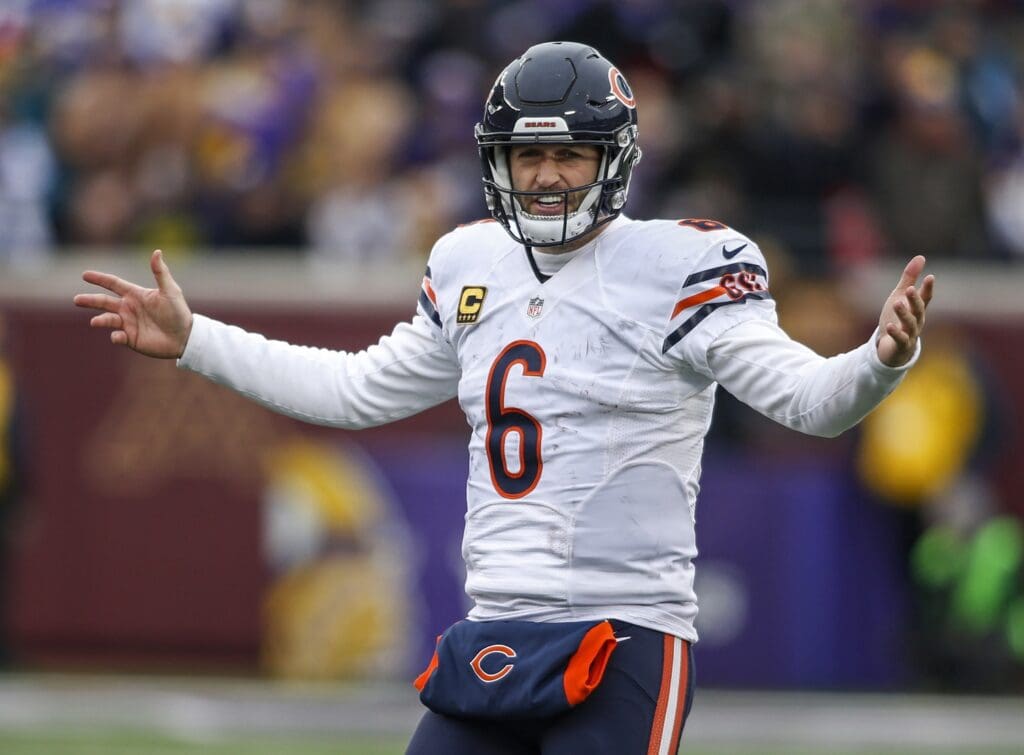 Dec 20, 2015; Minneapolis, MN, USA; Chicago Bears quarterback Jay Cutler (6) questions the referees after a play against the Minnesota Vikings late in the third quarter at TCF Bank Stadium. The Vikings win 38-17.
