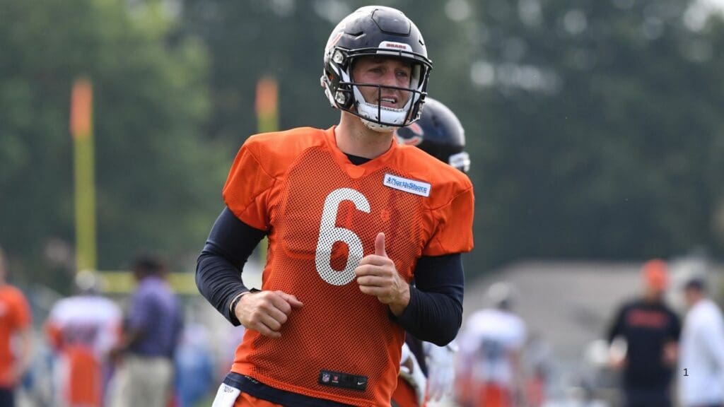 Jul 28, 2016; Bourbonnais, IL, USA; Chicago Bears quarterback Jay Cutler (6) during training camp at Olivet Nazarene University.