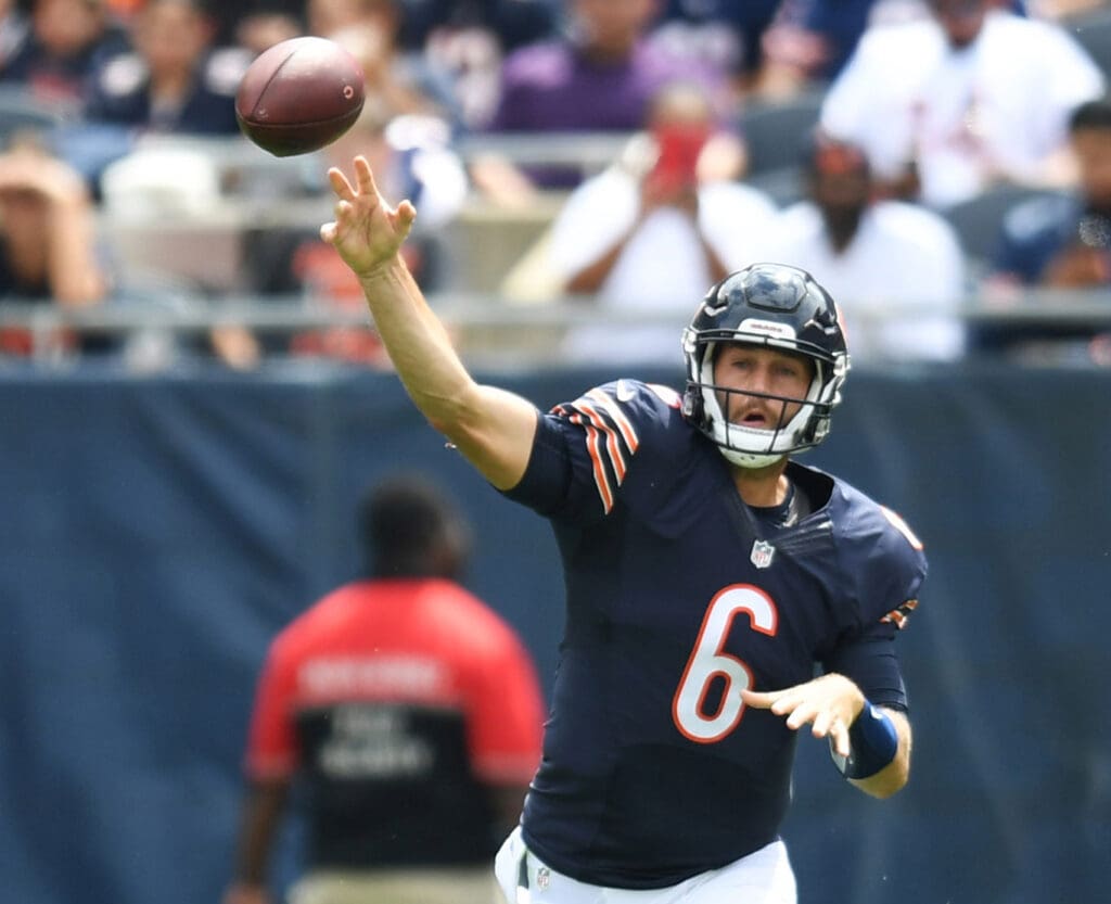 Aug 27, 2016; Chicago, IL, USA; Chicago Bears quarterback Jay Cutler (6) passes the ball against the Kansas City Chiefs during the first half at Soldier Field.