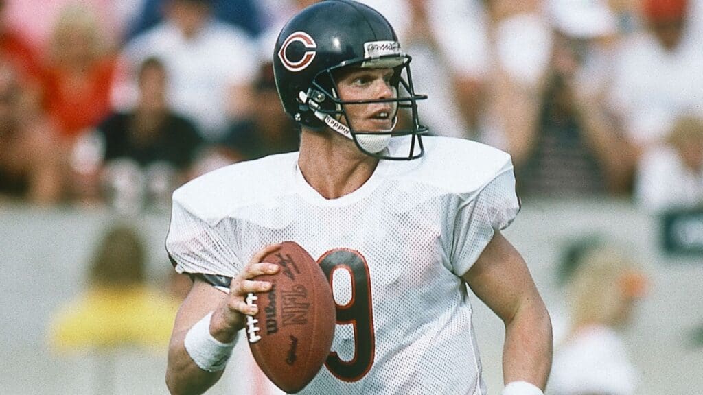 Oct 25, 1987; Tampa, FL, USA; FILE PHOTO; Chicago Bears quarterback Jim McMahon (9) in action against the Tampa Bay Buccaneers at Tampa Stadium.