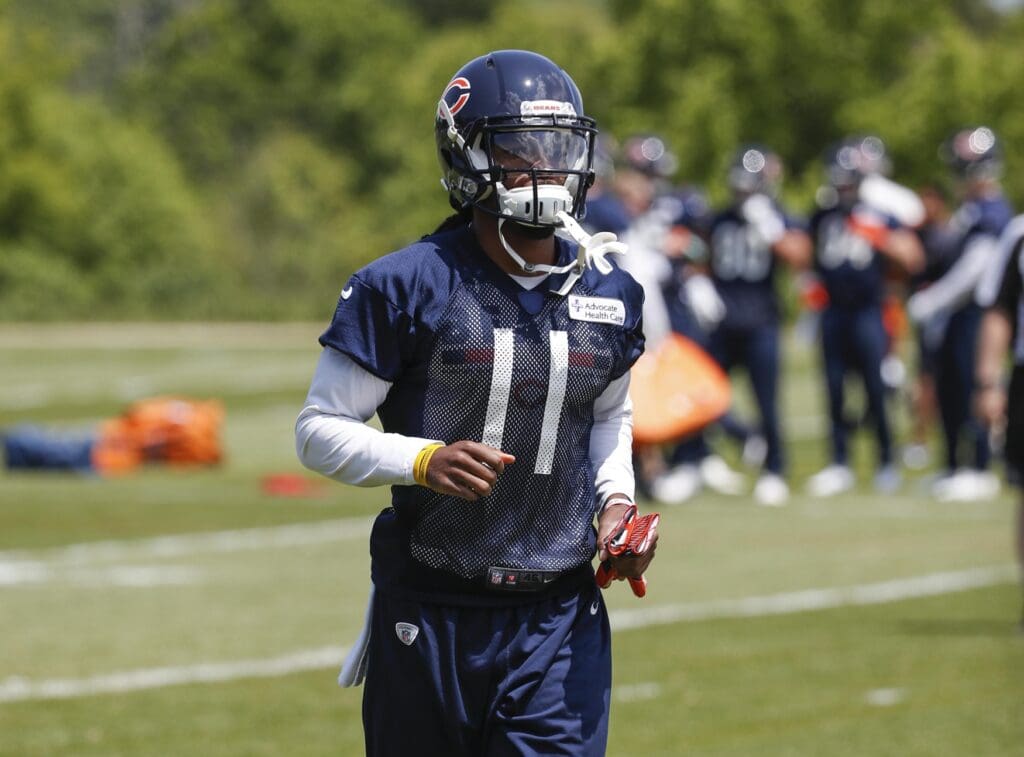 Jun 5, 2018; Lake Forest, IL, USA; Chicago Bears wide receiver Kevin White (11) runs during veterans minicamp at Halas Hall.