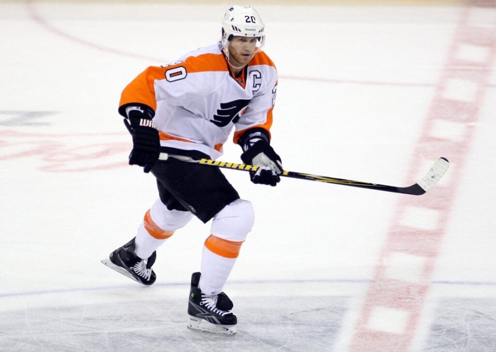 Nov 19, 2011; Winnipeg, MB, CANADA; Philadelphia Flyers defenseman Chris Pronger (20) during the 3rd period against the Winnipeg Jets at the MTS Centre. Winnipeg wins 6-4.