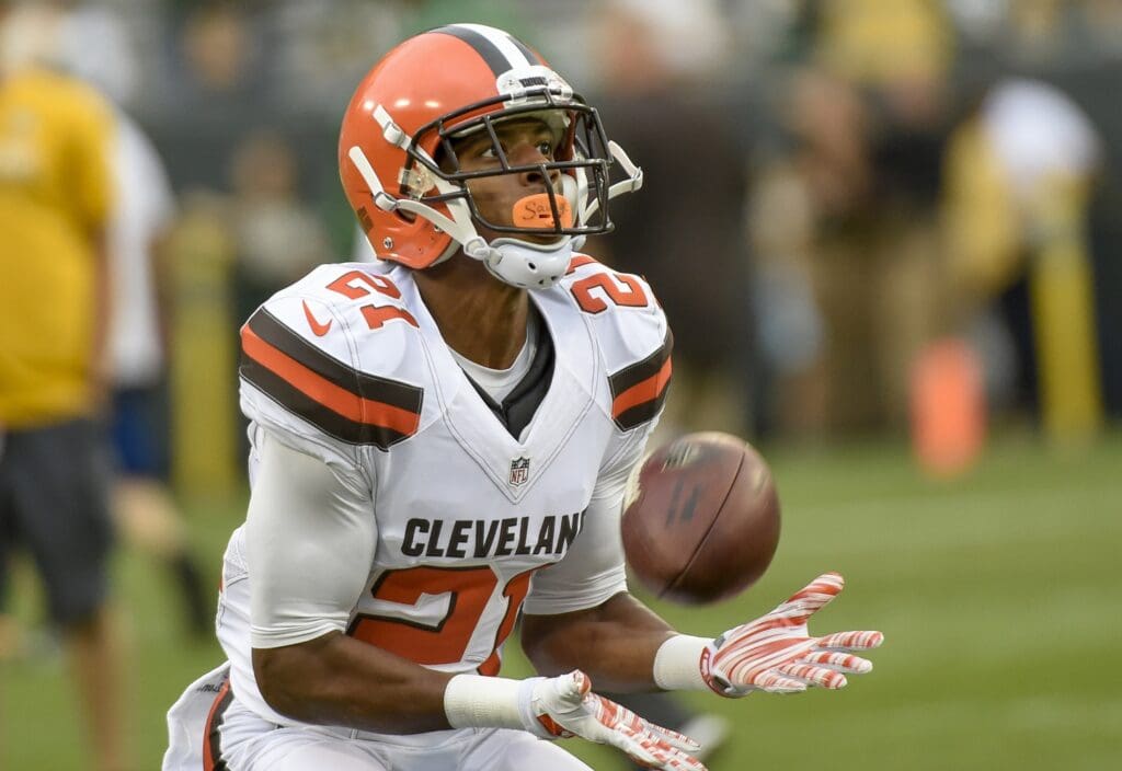 Aug 12, 2016; Green Bay, WI, USA; Cleveland Browns defensive back Justin Gilbert (21) warms up before game against the Green Bay Packers at Lambeau Field.
